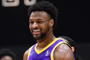 hth-布朗尼爆砍39分集锦 冲锋陷阵+自信三分 在场上都笑出来了！