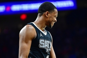 华体会体育-福克斯生涯保障薪资累计已达4.16亿 超越保罗排名现役球员第19位