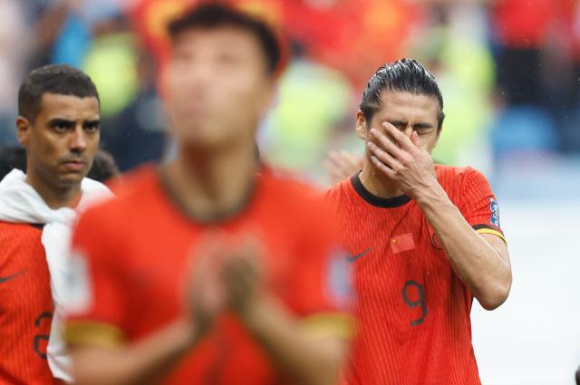 hth-“伊”意孤行？是否换帅取决两点 甲乙方均握有利刃